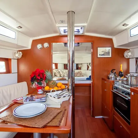 Barca A Vela Kerama - Smart Wind Botel *
